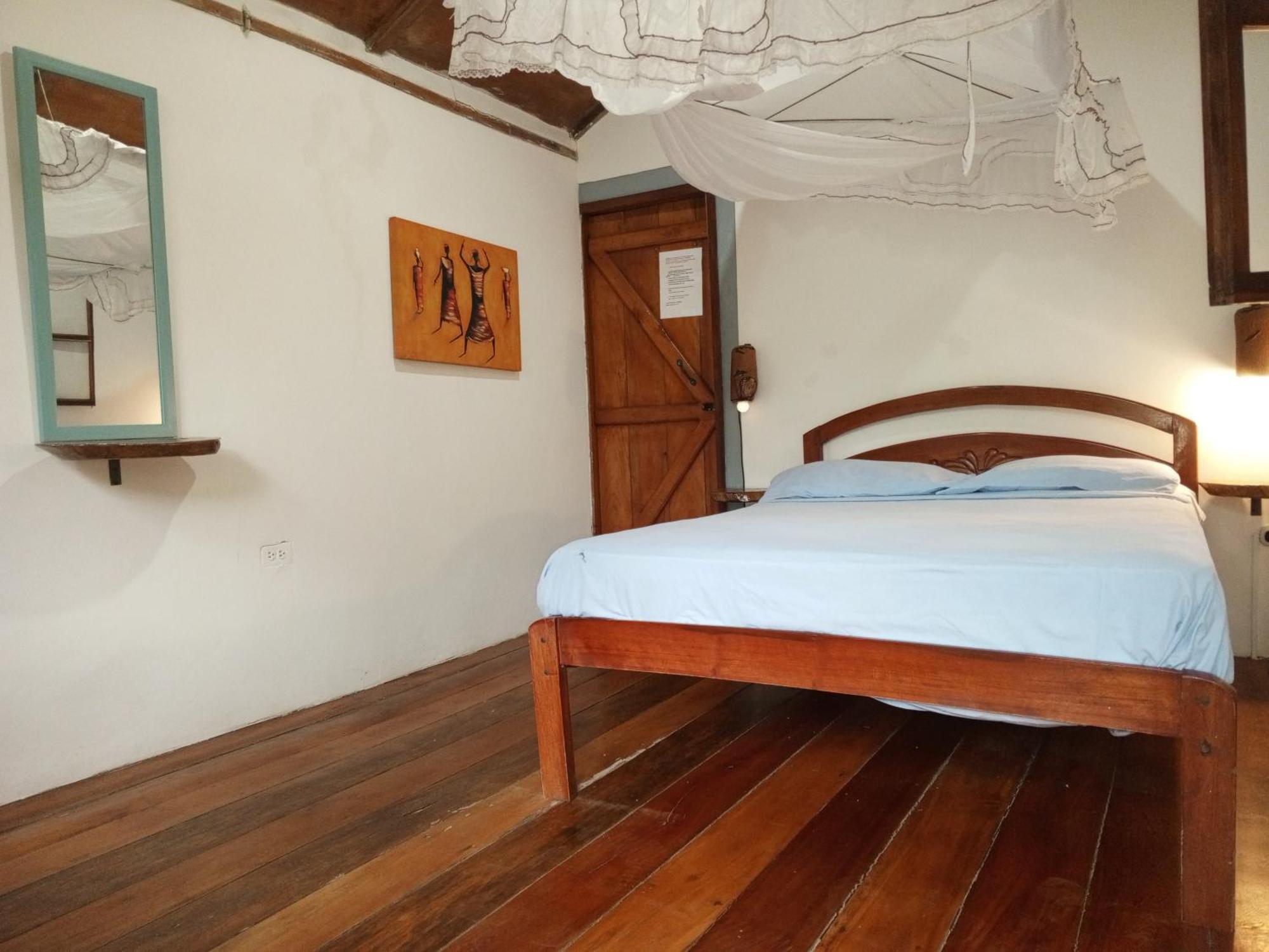 Bed And Breakfast Пуэрто-Лопес Экстерьер фото